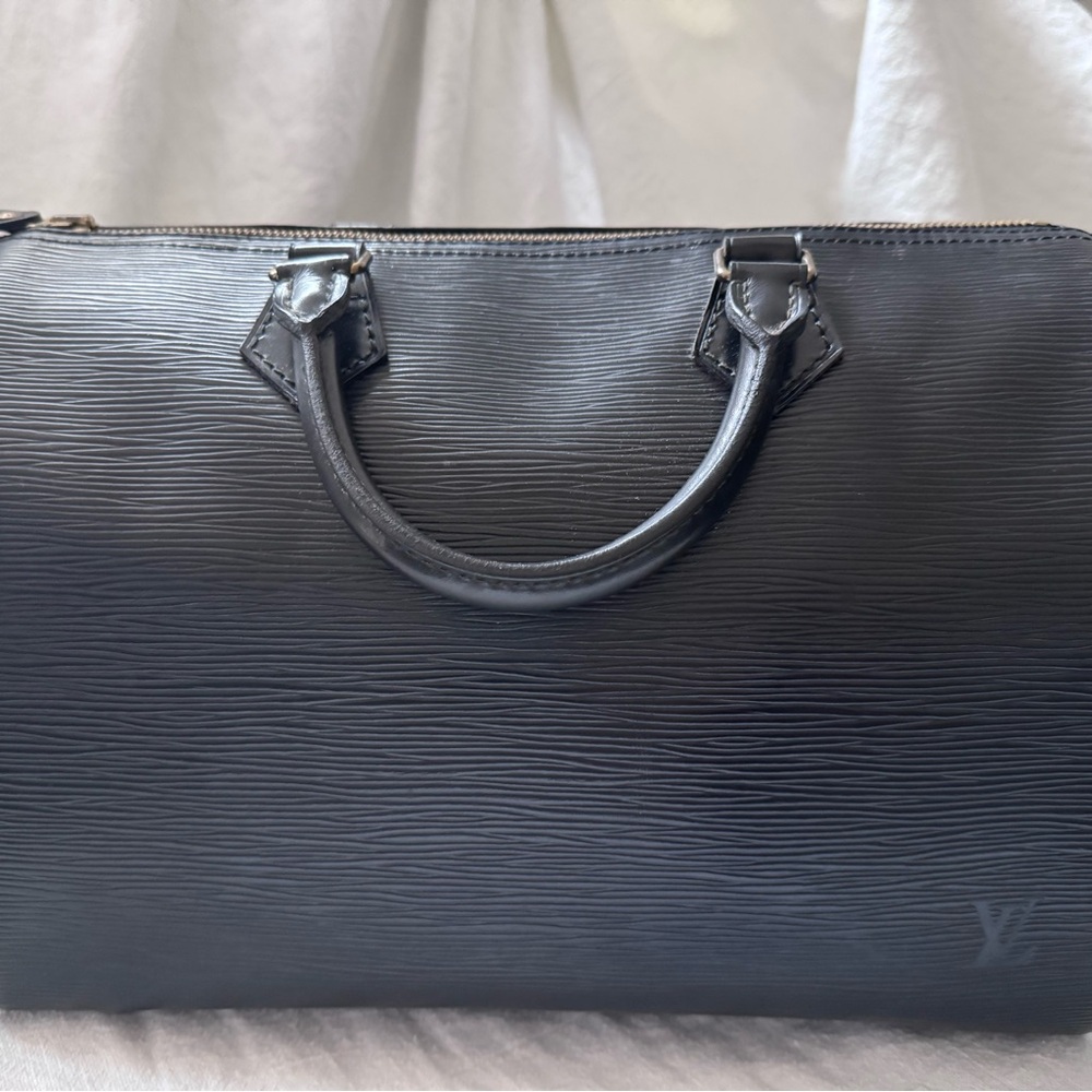 Louis Vuitton Speedy 35 in classic Black Epi leather. - Picture 10 of 11